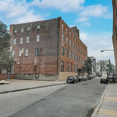 Frontdesk I Carriage Wheel Lofts Apts Philadelphia Apartment Exterior foto